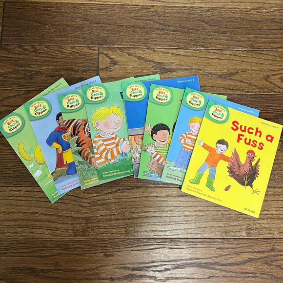 Oxford Read with Biff, Chip Kipper Levels 1-3, 24 Books Bundle. - Picture 5 of 5